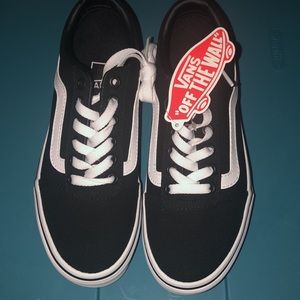 NWT Vans Ward Women’s Sneaker